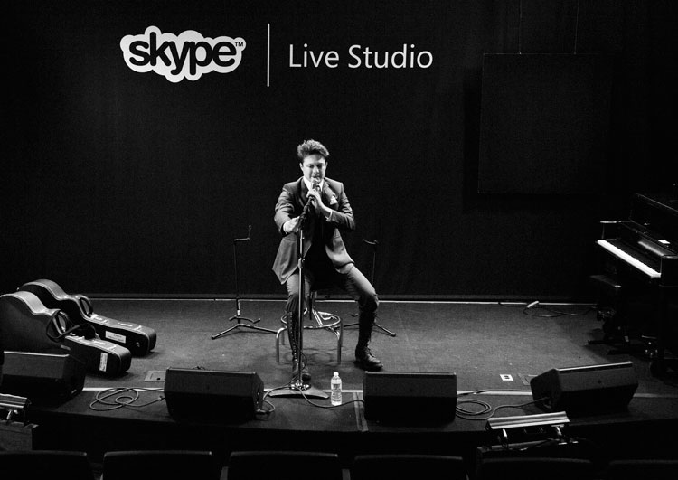 Benjamin Scheuer performing a private concert in the Skype Live Studio.